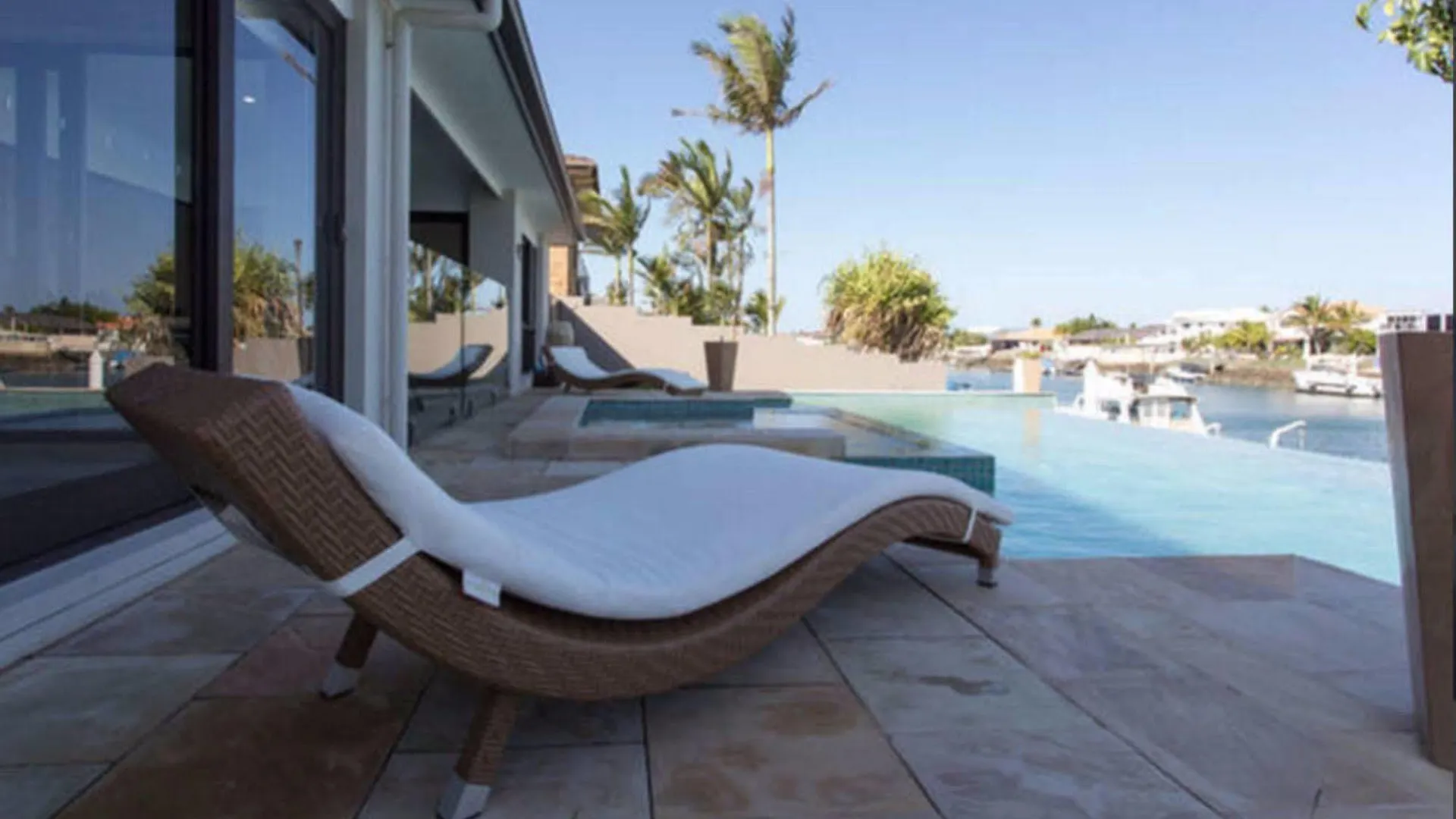 Bella Vista Bed And Breakfast Of Raby Bay Cleveland